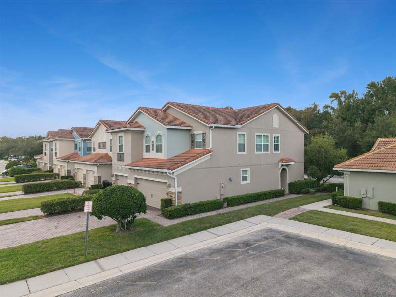 3 bedroom Townhouse at 31 Canterbury Bell Drive, Oviedo Park Twnhms, Oviedo — photo 2