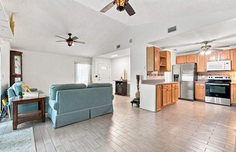 3 bedroom Single Family Residence at 1932 Gregory Drive, Pine Lake Sec A Unit One, Tampa — photo 4