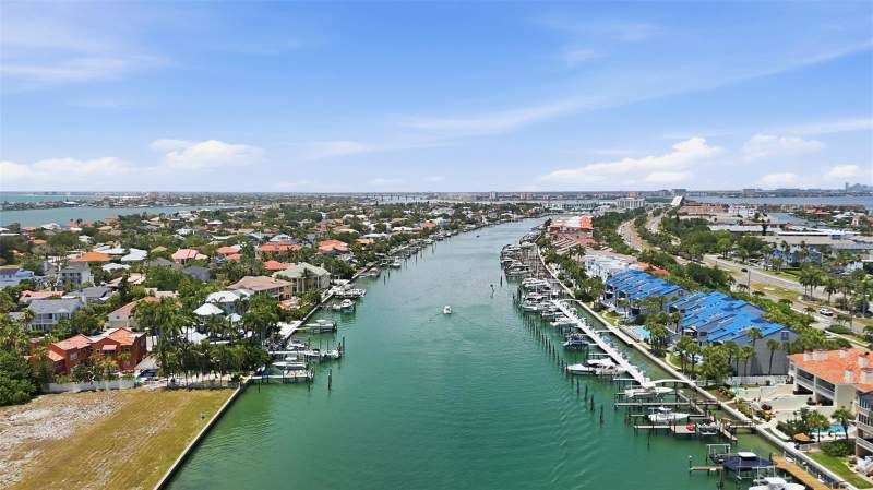 3 bedroom Condominium at 910 Pinellas Bayway #201, Port Tierra Condo, Tierra Verde — photo 2