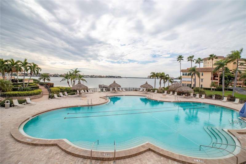 2 bedroom Condominium at 5108 BRITTANY DRIVE #908, BAYWAY ISLES POINT BRITTANY TWO, ST PETERSBURG — photo 3