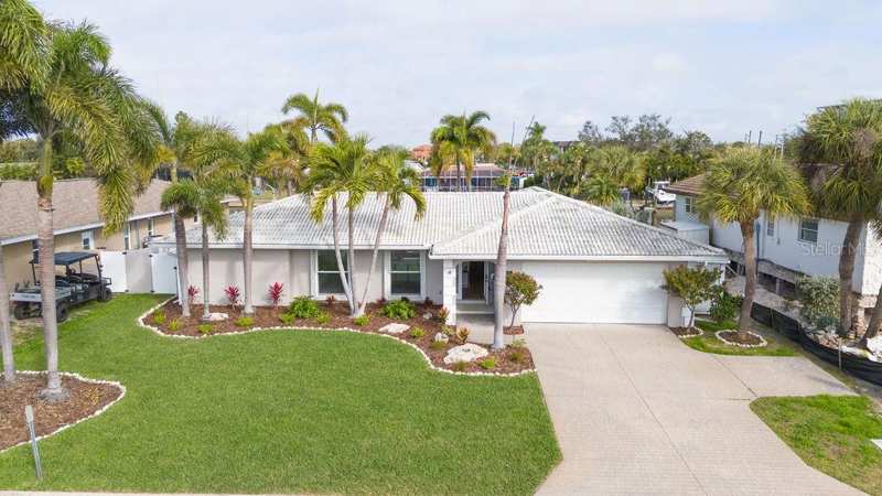 3 bedroom Single Family Residence at 3807 48th Avenue, Maximo Moorings, St Petersburg — photo 1