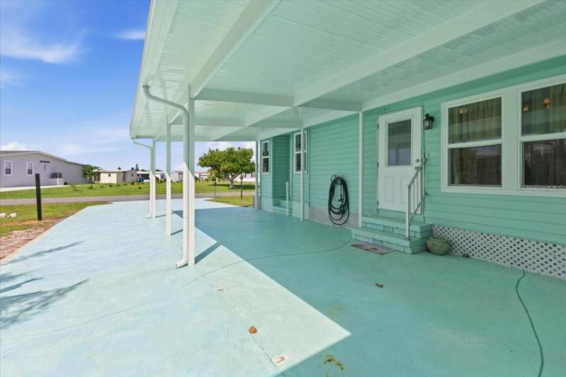 2 bedroom Manufactured Home at 1451 Blue Heron Drive, Hol Mob Estates 3rd Add, Englewood — photo 3