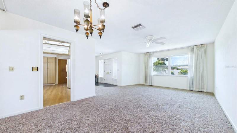 3 bedroom Single Family Residence at 1067 44TH AVENUE, NORTH EAST PARK SHORES 3RD ADD, ST PETERSBURG — photo 5