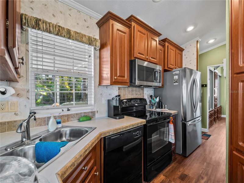 1 bedroom Manufactured Home at 6800 Golf Course Boulevard #P12, Waters Edge Cooperative, Punta Gorda — photo 5