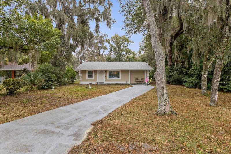 3 bedroom Single Family Residence at 690 E Jackson Avenue, Mount Dora, Mount Dora — photo 3