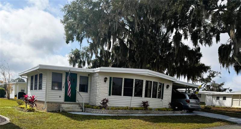 2 bedroom Mobile Home at 407 Palo Verde Drive, Hawthorne At Leesburg A Coop, Leesburg — photo 2