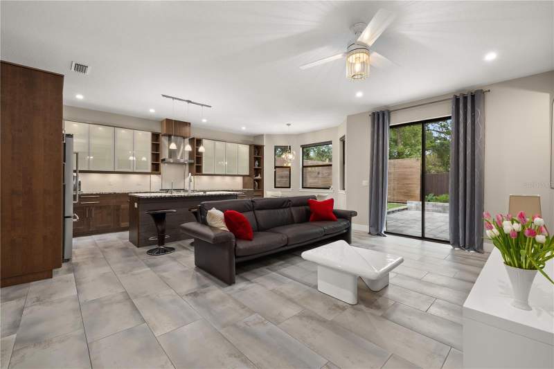 4 bedroom Single Family Residence at 3526 E Crystal Lake Avenue, Rest Haven, Orlando — photo 2