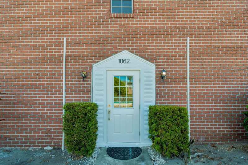 1 bedroom Condominium at 1062 85th Terrace #A, Jamestown Condo, St Petersburg — photo 1