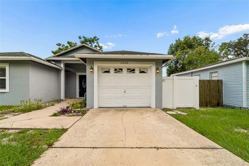 3 bedroom Single Family Residence at 2604 W Kirby Street, Armenia Court, Tampa — photo 2