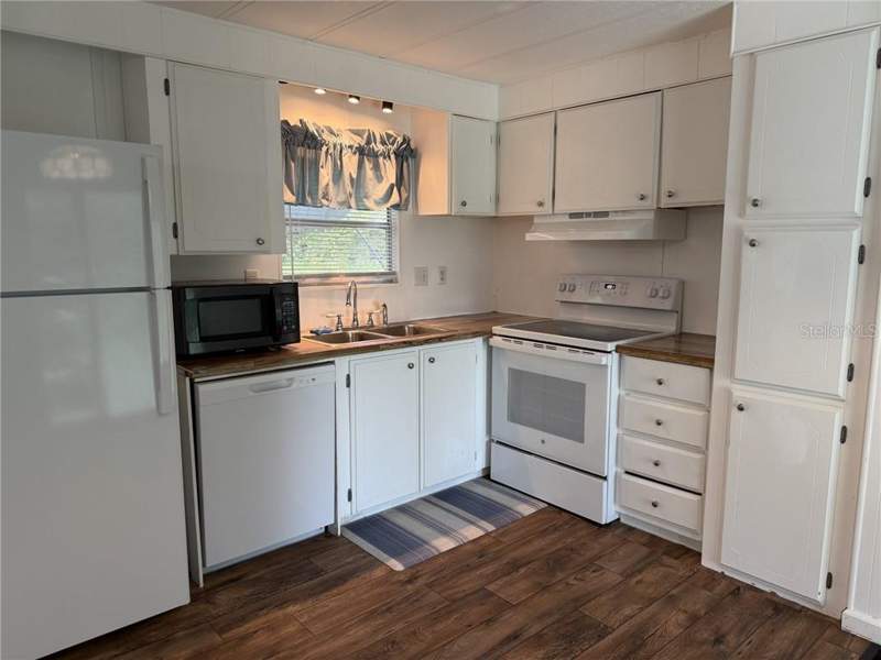 2 bedroom home at 3707 E Ming Court, Inverness, Inverness — photo 4