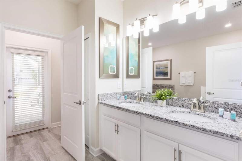 8 bedroom Single Family Residence at 9045 Stinger Drive, Stoneybrook South Ph J-2 & J-3, Davenport — photo 4