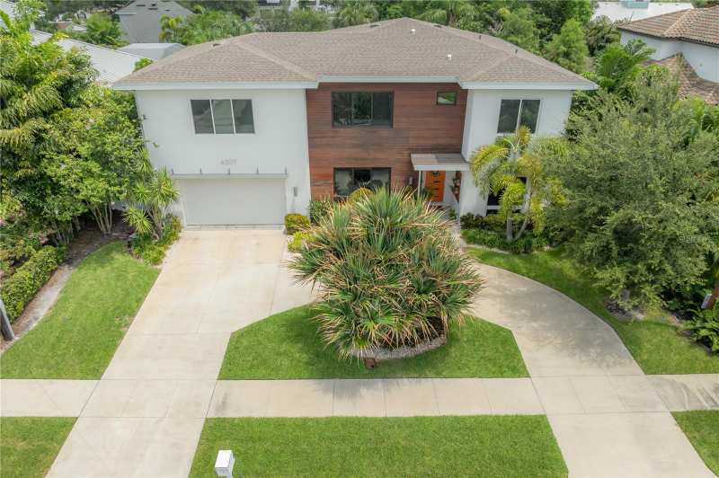 5 bedroom Single Family Residence at 4207 W Jetton Avenue, Picadilly, Tampa — photo 1