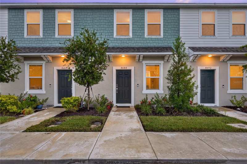 2 bedroom Townhouse at 8688 Daybreak Street, Townhomes At Skye Ranch, Sarasota — photo 1