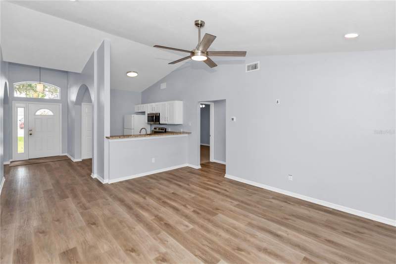 3 bedroom Single Family Residence at 17020 Woodcrest Way, Woodridge Ph II Sub, Clermont — photo 3