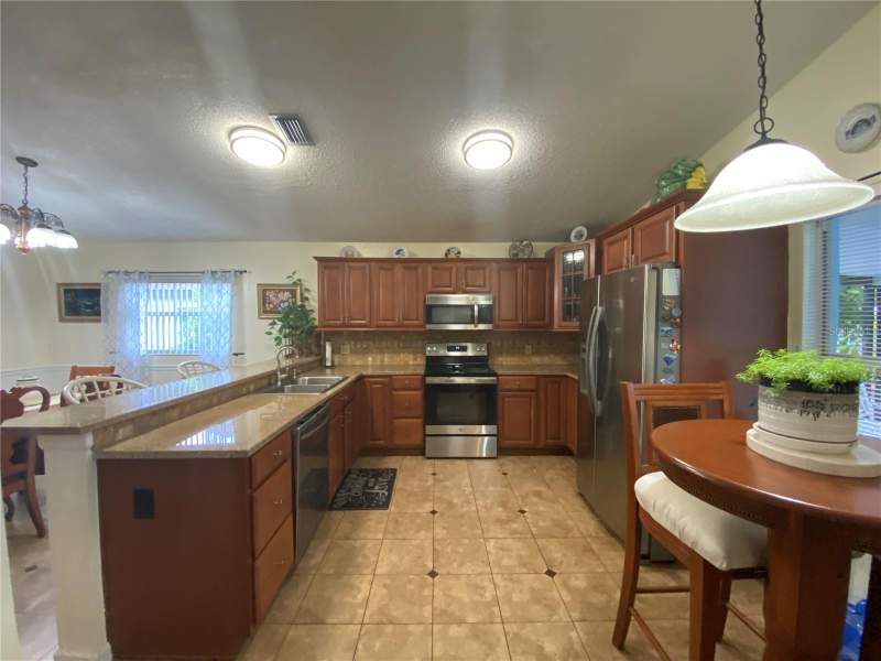 3 bedroom Single Family Residence at 1420 Windjammer Place, The Willows Unit 3, Valrico — photo 4