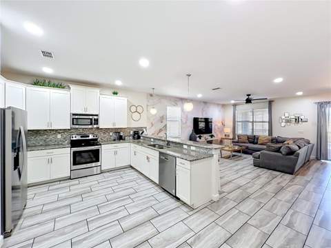 1505 Rolling Fairway Drive, Davenport FL - photo 14 of 89