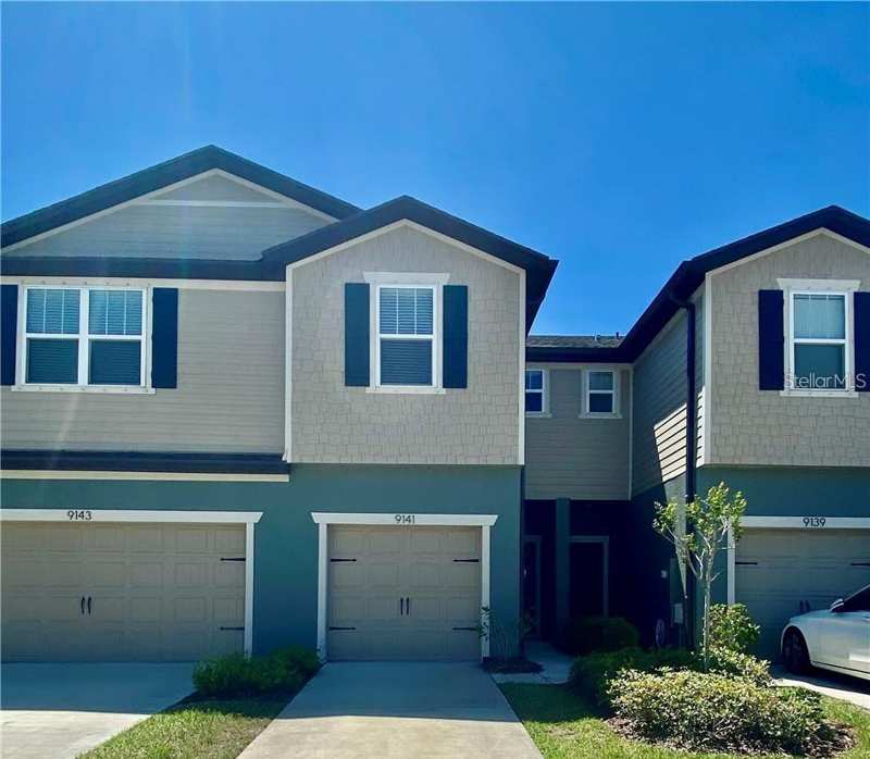 2 bedroom Townhouse at 9141 Hillcroft Drive, Magnolia Park Northeast, Riverview — photo 1