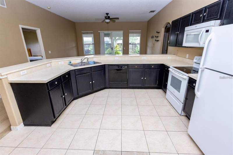 4 bedroom Single Family Residence at 818 CARROUSEL LANE, POINCIANA VILLAGE 5 NBHD 1, KISSIMMEE — photo 3