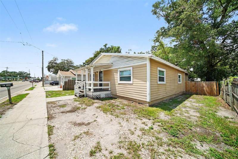 3 bedroom Single Family Residence at 920 E Dr Martin Luther King Jr Boulevard, Buffalo, Tampa — photo 3