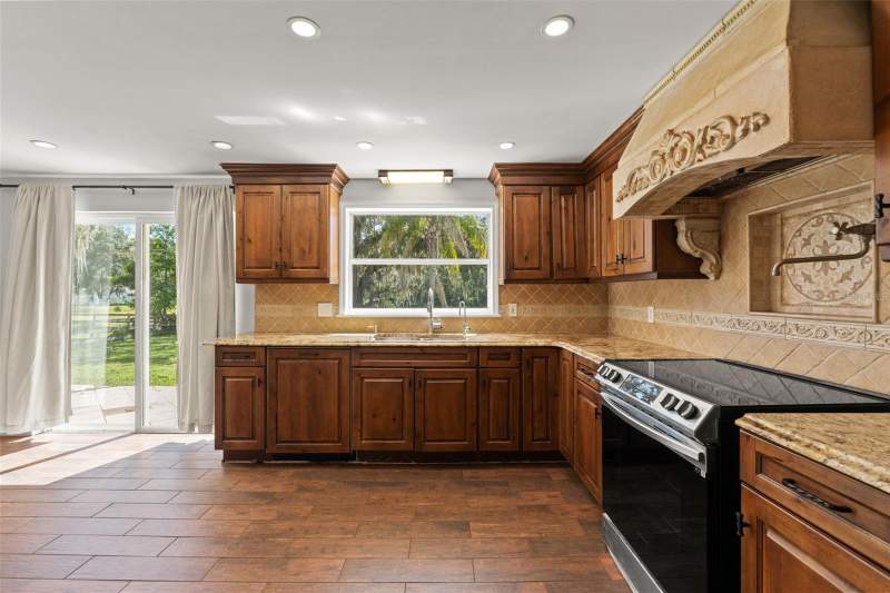 3 bedroom Single Family Residence at 9850 Arrow Drive, Osceola Heights, New Port Richey — photo 3