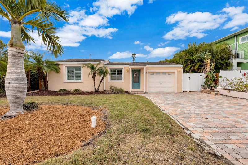 2 bedroom Single Family Residence at 16110 3rd Street, Redington Beach Homes 1st Add, Redington Beach — photo 1