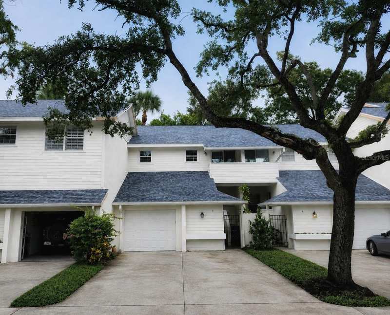 2 bedroom Townhouse at 5203 Bayshore Boulevard #5, Colony Oaks Twnhms, Tampa — photo 1
