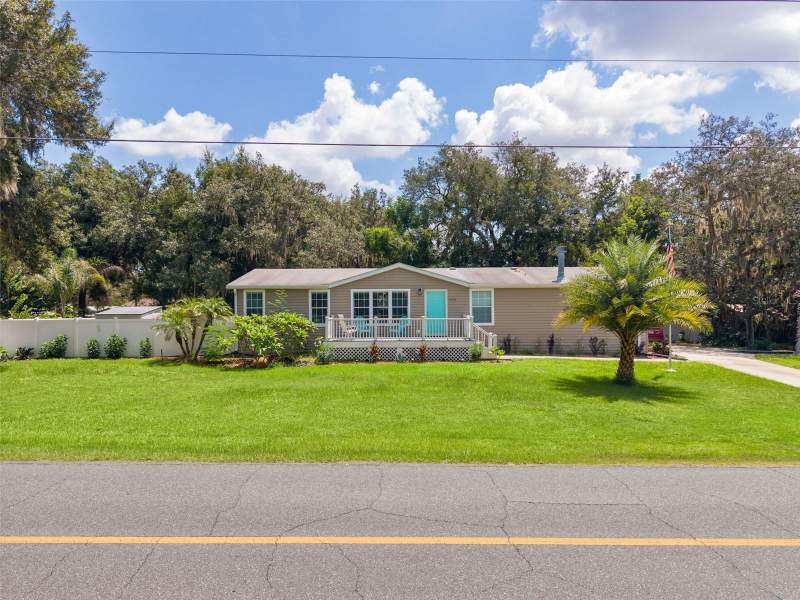 3 bedroom Manufactured Home at 40316 Grays Airport Road, Carlton Village, Lady Lake — photo 2