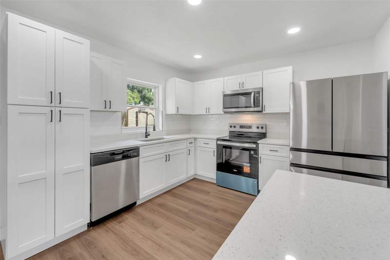4 bedroom Single Family Residence at 180 N Kentucky Avenue, Umatilla Yanceys Add, Umatilla — photo 4