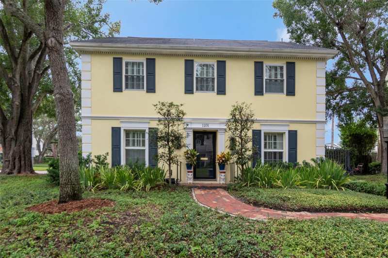 4 bedroom Single Family Residence at 1231 S Roxmere Road, Culbreath Bayou Unit 6, Tampa — photo 1