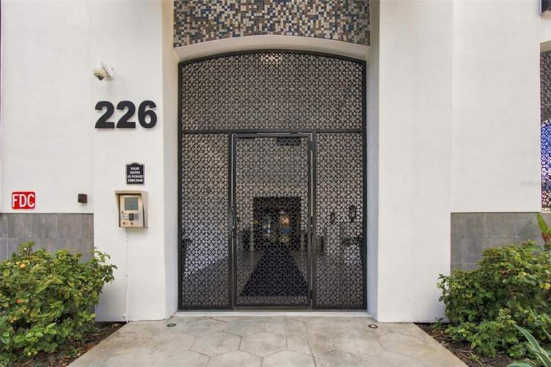 2 bedroom Condominium at 226 5th Avenue #M05, Walker-Whitney Plaza Condo, St Petersburg — photo 2