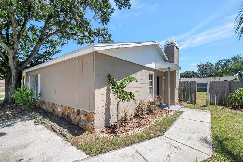2 bedroom Single Family Residence at 1212 Coolmont Drive, Heather Lakes Unit Xvi, Brandon — photo 3