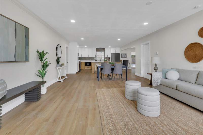 4 bedroom Single Family Residence at 5627 Oakland Drive, Oak Crest Sub, Tampa — photo 3