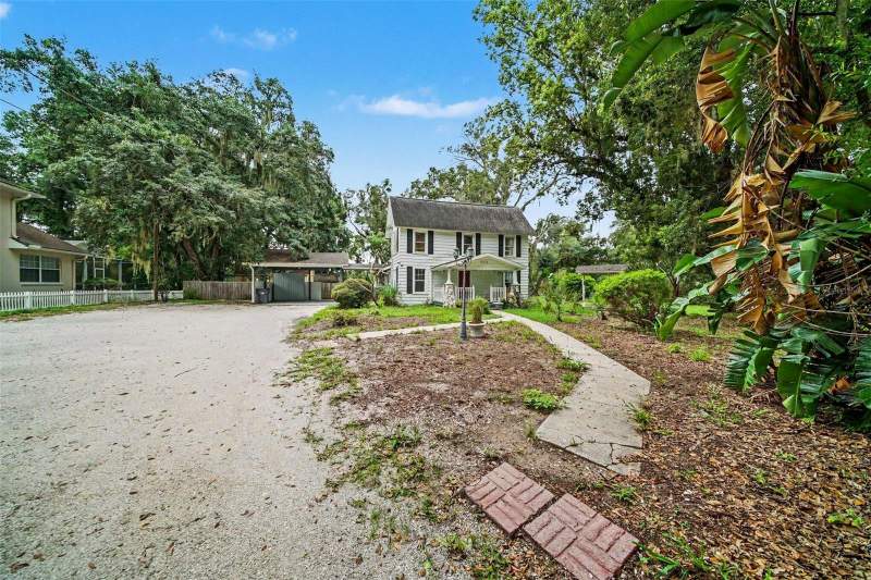 4 bedroom Single Family Residence at 1509 W Windhorst Road, Unplatted, Brandon — photo 3