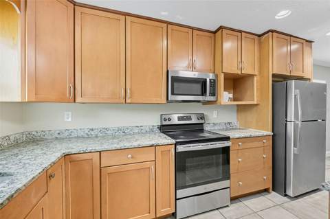 28042 Lois Drive, Tavares FL - photo 14 of 46