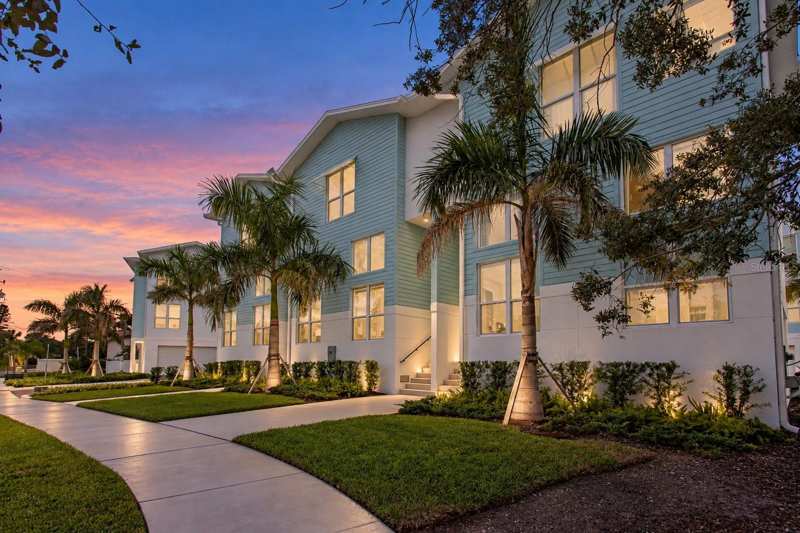 3 bedroom Townhouse at 3826 Pompano Drive, Coquina Key St Petersburg Twnhms, St Petersburg — photo 1