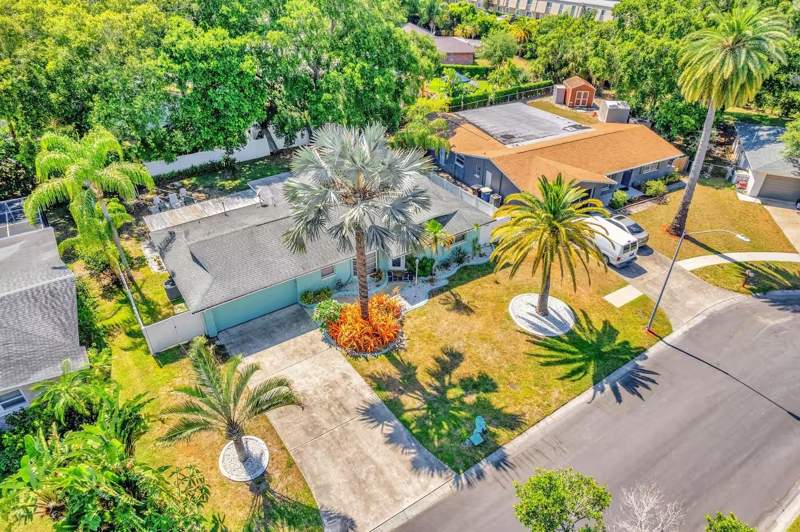 2 bedroom Single Family Residence at 1968 Souvenir Drive, Sunset Lake Estates, Clearwater — photo 5