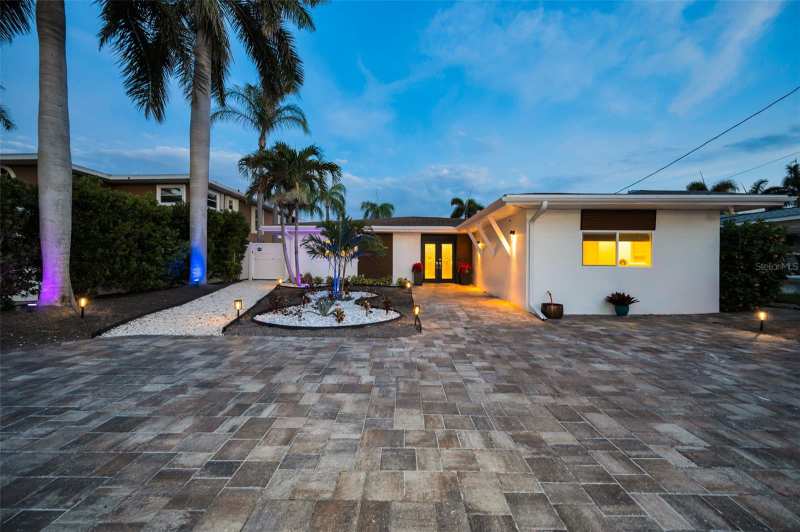 3 bedroom Single Family Residence at 16353 Redington Drive, Redington Beach Homes 5th Add, Redington Beach — photo 1