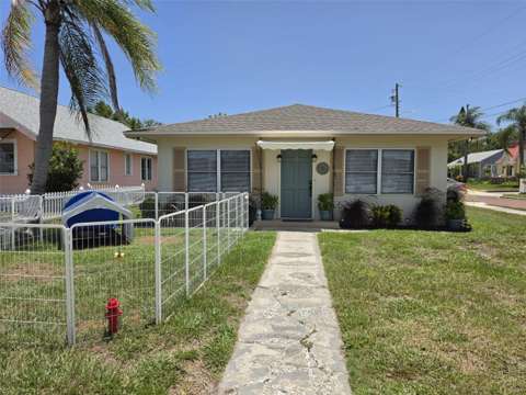 121 Bay Street, home for sale in Tarpon Springs 34689