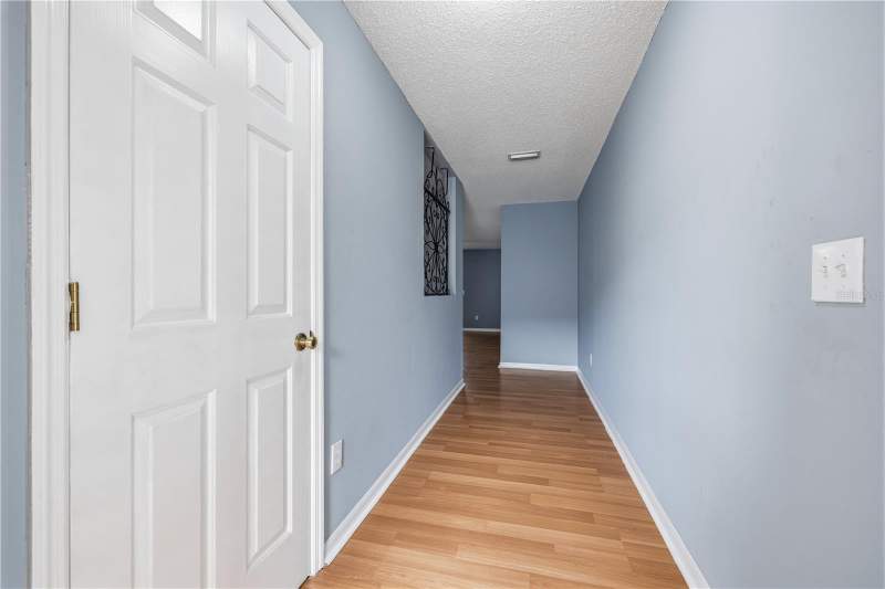 3 bedroom Townhouse at 8431 Edgewater Place Boulevard, Edgewater Place, Tampa — photo 4