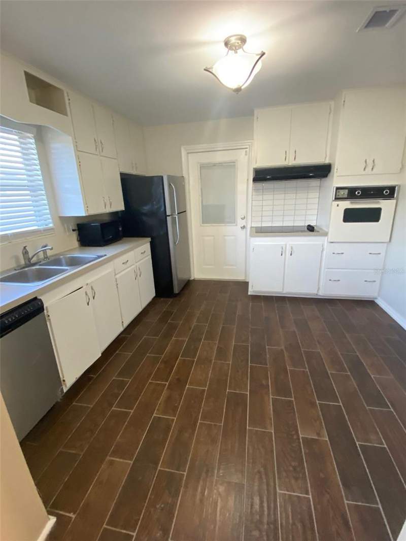 2 bedroom Single Family Residence at 803 Haselton Street, Milky Way Add No 1, Eustis — photo 3