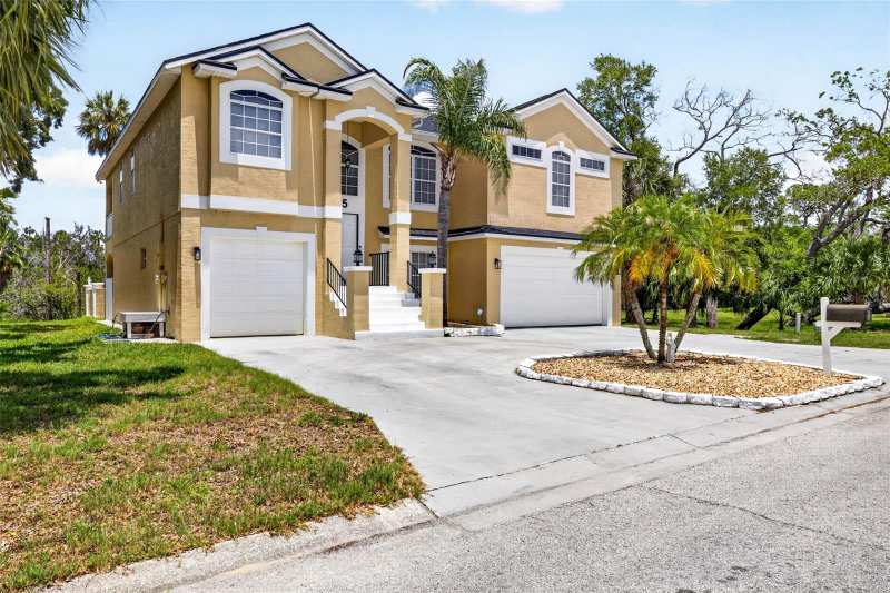 4 bedroom Single Family Residence at 7445 Gulf Way, Preserve At Sea Pines, Hudson — photo 1