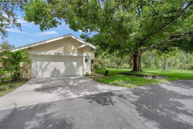 2 bedroom Villa at 4239 Carriage Drive #36, Knolls The,Bent Tree, Sarasota — photo 2