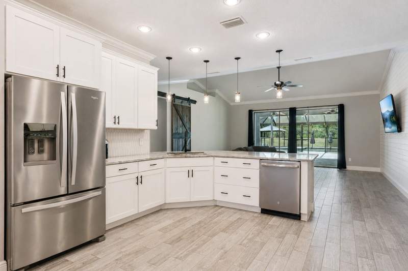 4 bedroom Single Family Residence at 18145 GREAT BLUE HERON DRIVE, GREAT BLUE HERON ESTATES, GROVELAND — photo 4
