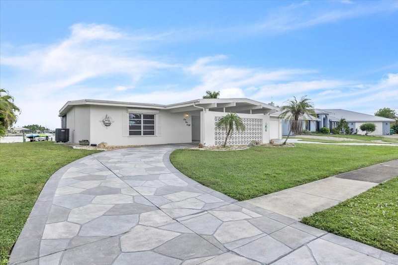 3 bedroom Single Family Residence at 168 Morgan Lane, Port Charlotte Sec 040, Port Charlotte — photo 1
