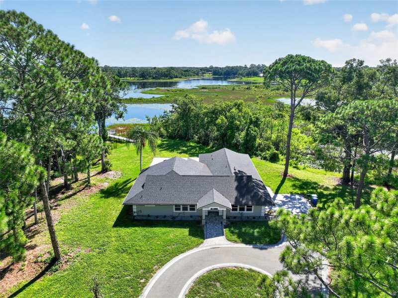 4 bedroom Single Family Residence at 401 N 1st Street, Crystal Lake, Lake Mary — photo 1