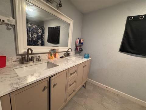 7647 Shannon Lane, Zephyrhills FL - photo 9 of 34