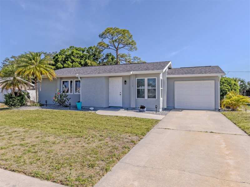 2 bedroom Single Family Residence at 5568 Kenwood Drive, Port Charlotte Sub 50, North Port — photo 1