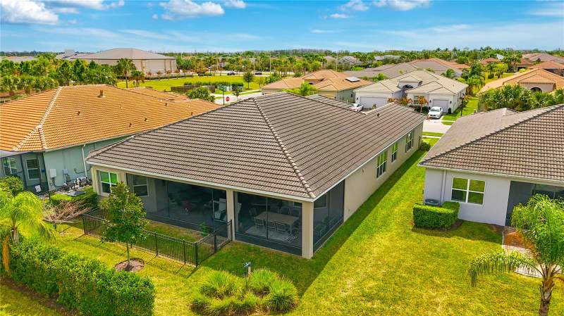 3 bedroom Single Family Residence at 4924 Pamplona Court, Valencia Del Sol Ph 1, Wimauma — photo 2