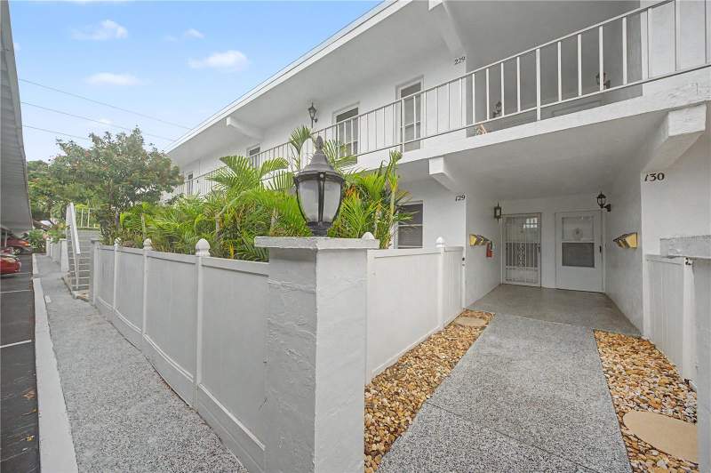 2 bedroom Condominium at 1655 S Highland Avenue #F129, Penthouse Groves, Clearwater — photo 2