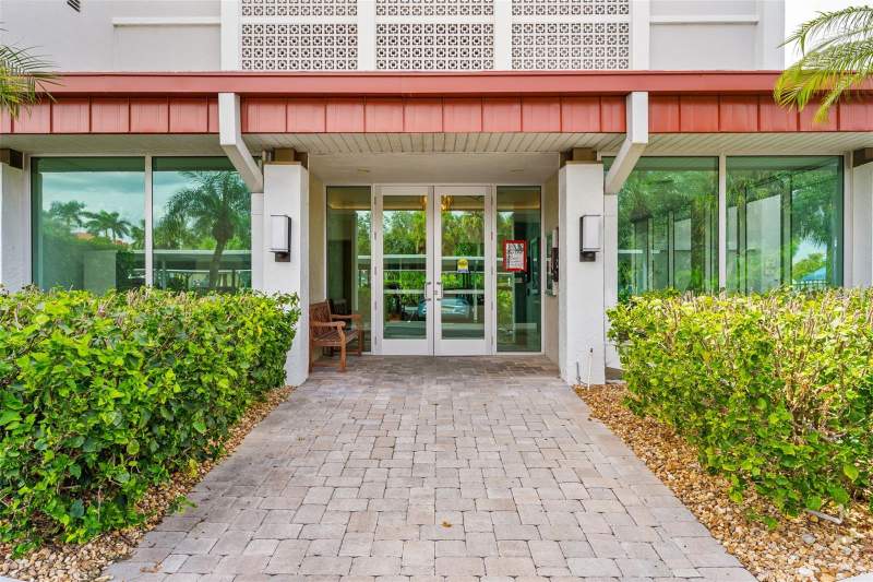 2 bedroom Condominium at 1100 Imperial Drive #603, Bays Bluff Atps Sec 1, Sarasota — photo 2